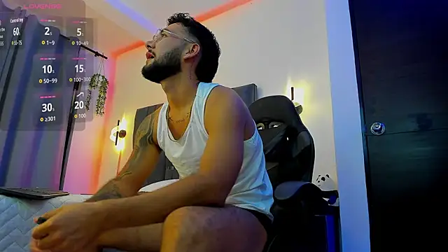 noah_corvelle webcam