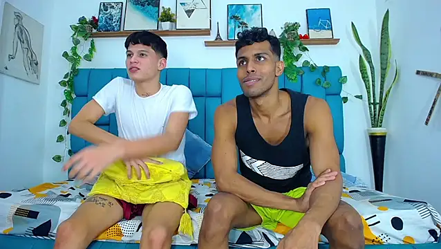 Hot_Boys_Latinos_X webcam