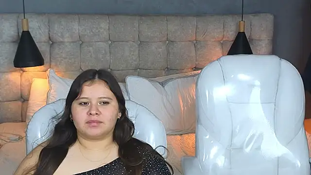 laia_and_aloby (Ask my age) - strapon