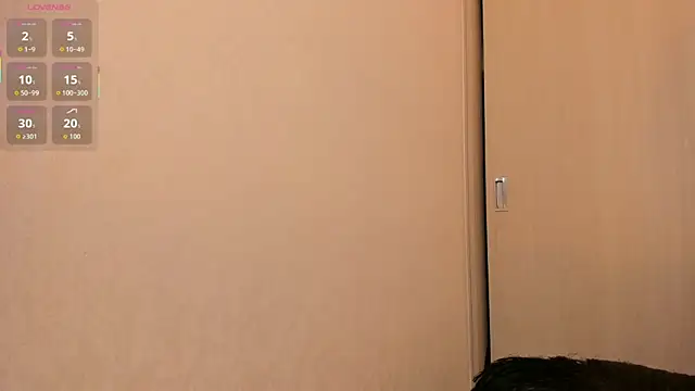 rouse__hallberg (F young) - show pussy in doggy