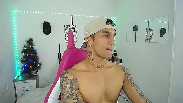 Leonard_Price webcam