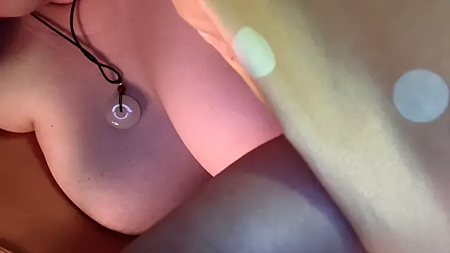 AngelwithEcup webcam