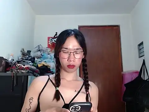 AsianFuckBuddies webcam
