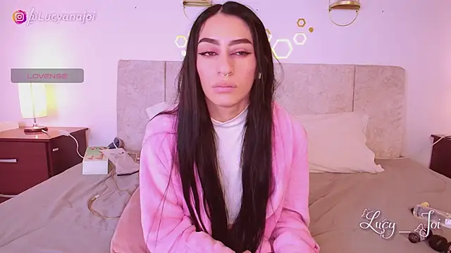 Lucyanajoi webcam