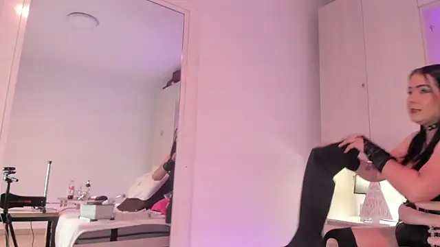 AlicePipper live cam screenshot female on VideoChat.work — Live Cam Directory