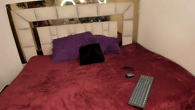 nicol_ofi24 (T teen) - undress this goddess