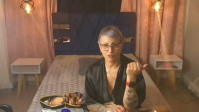 Charlotte__Gray webcam