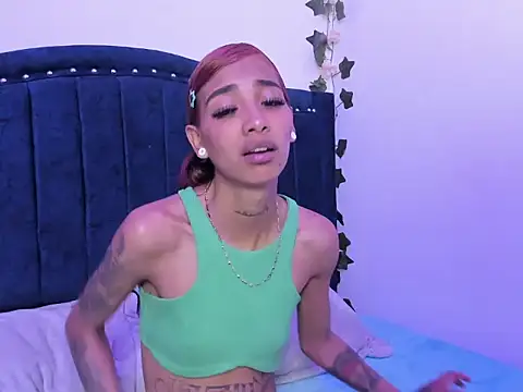 KarlaSlutSkinny__ webcam