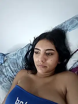 Selenajones_yb webcam