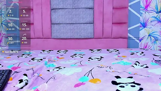 AdelaidaManson18 webcam