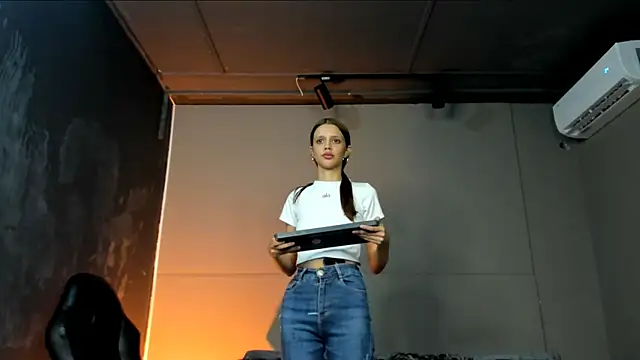 nicolvibes_212 webcam