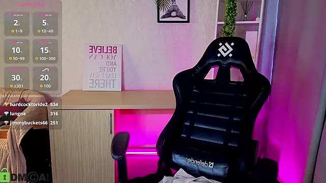 Christy_Little webcam