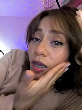 samyjones9 (F milf) - Show tits