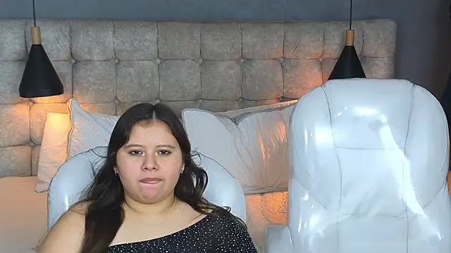 Laia_and_Aloby webcam