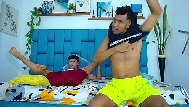 Hot_Boys_Latinos_X webcam