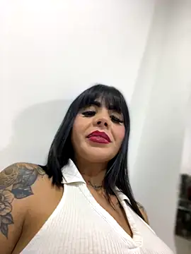 tamyjenkins1 (F young) - Show tits in the restaurant