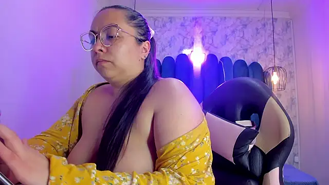 nalalye_cruzz_ webcam