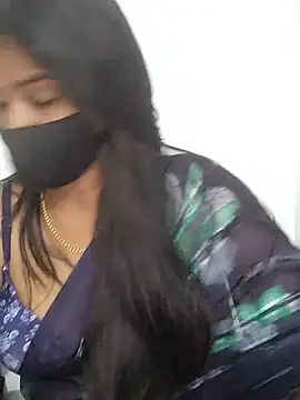 Tamil_Azhaghi webcam