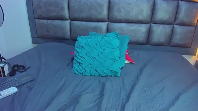 Sasha_Picot17 webcam