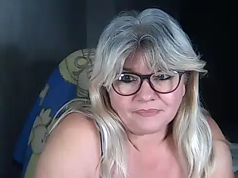 diana_49 (F mature) - topless