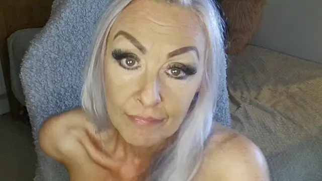 TheOGMiaMystique webcam