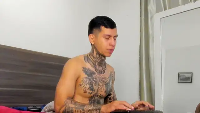 Andrew_sanders68 webcam