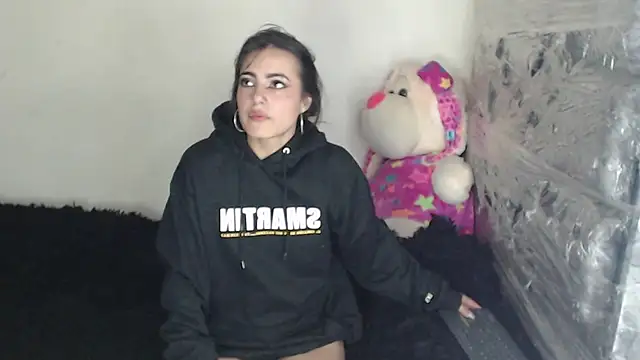 skinny_sweet2411 webcam