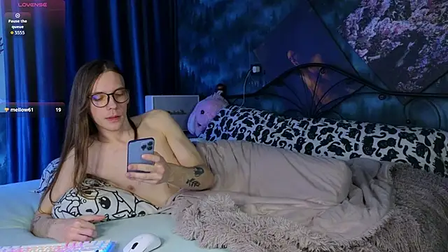 artass2 (M young) - show cock close to cam