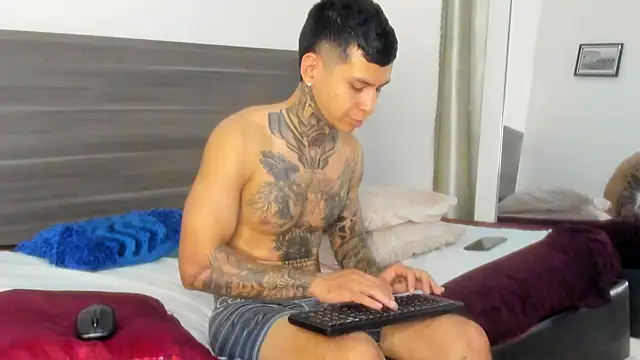 Andrew_sanders68 webcam