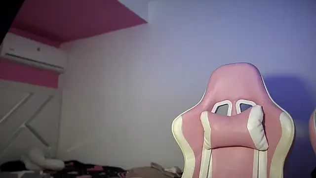 brithneysquirt - Brithneysquirt's free webcam - UK Sex Cams