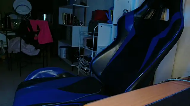 dirtydi97 - DirtyDi97's free webcam - UK Sex Cams