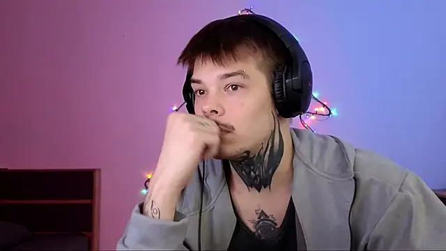 denis_here - DENIS_HERE's free webcam - UK Sex Cams