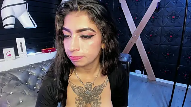 TeennNaugthy18 webcam