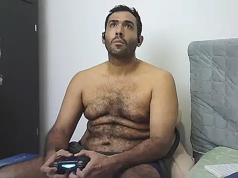 AlphaLatinoBear webcam