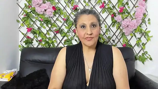 merlyna_goldens webcam