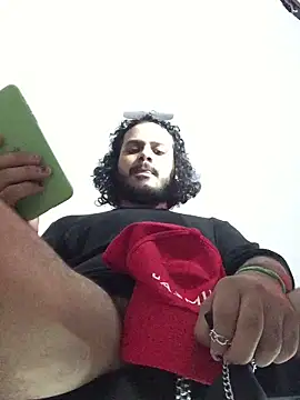 DemienMdivani webcam