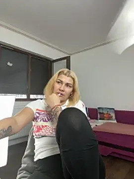 miakiittyy (F young) - i wnnna feel u in my pussy and ass !! hm