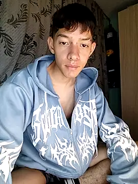 heyy_noah11 (M twink) - Doggy naked 🤤