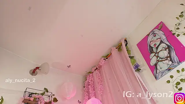 aly_nucita_ webcam