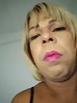 blondebitchlitle webcam