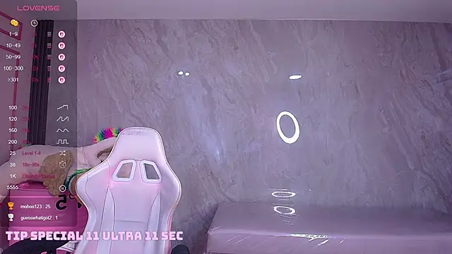 skye_little_v - Skye_Little_v's free webcam