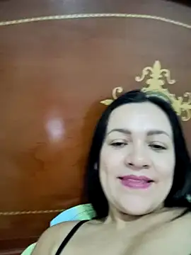 LindaSalo33 webcam