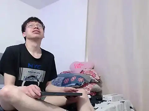 NAOMI-SENSUAL webcam