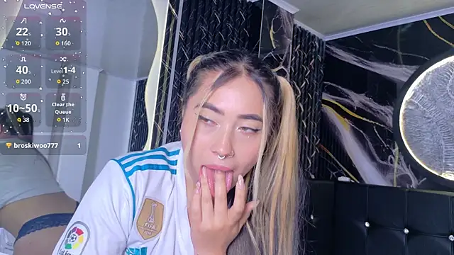 manuelaveelez (F young) - full naked very hard