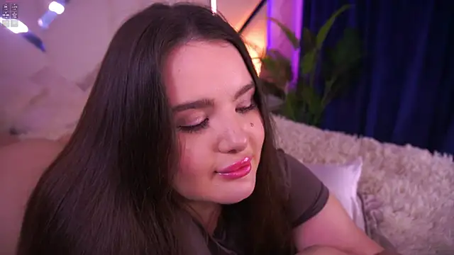 cuteamberr (F young) - worship that belly