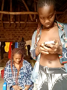 Black_juicy24 webcam