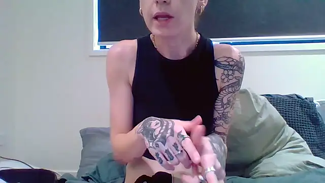 liltiddygoffwaifu webcam