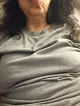 nakedmilfx - NakedMILFx's free webcam - UK Sex Cams