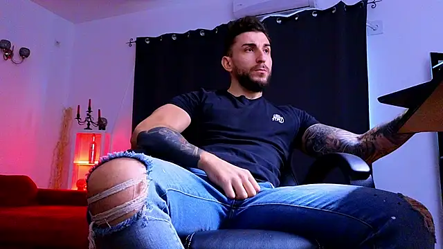 MightyAaron66 webcam