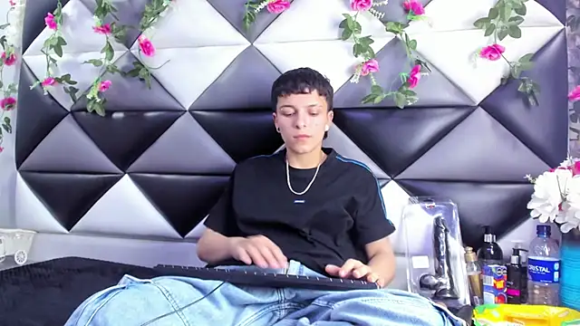 megan_thompson_ - Megan_Thompson_'s free webcam - UK Sex Cams